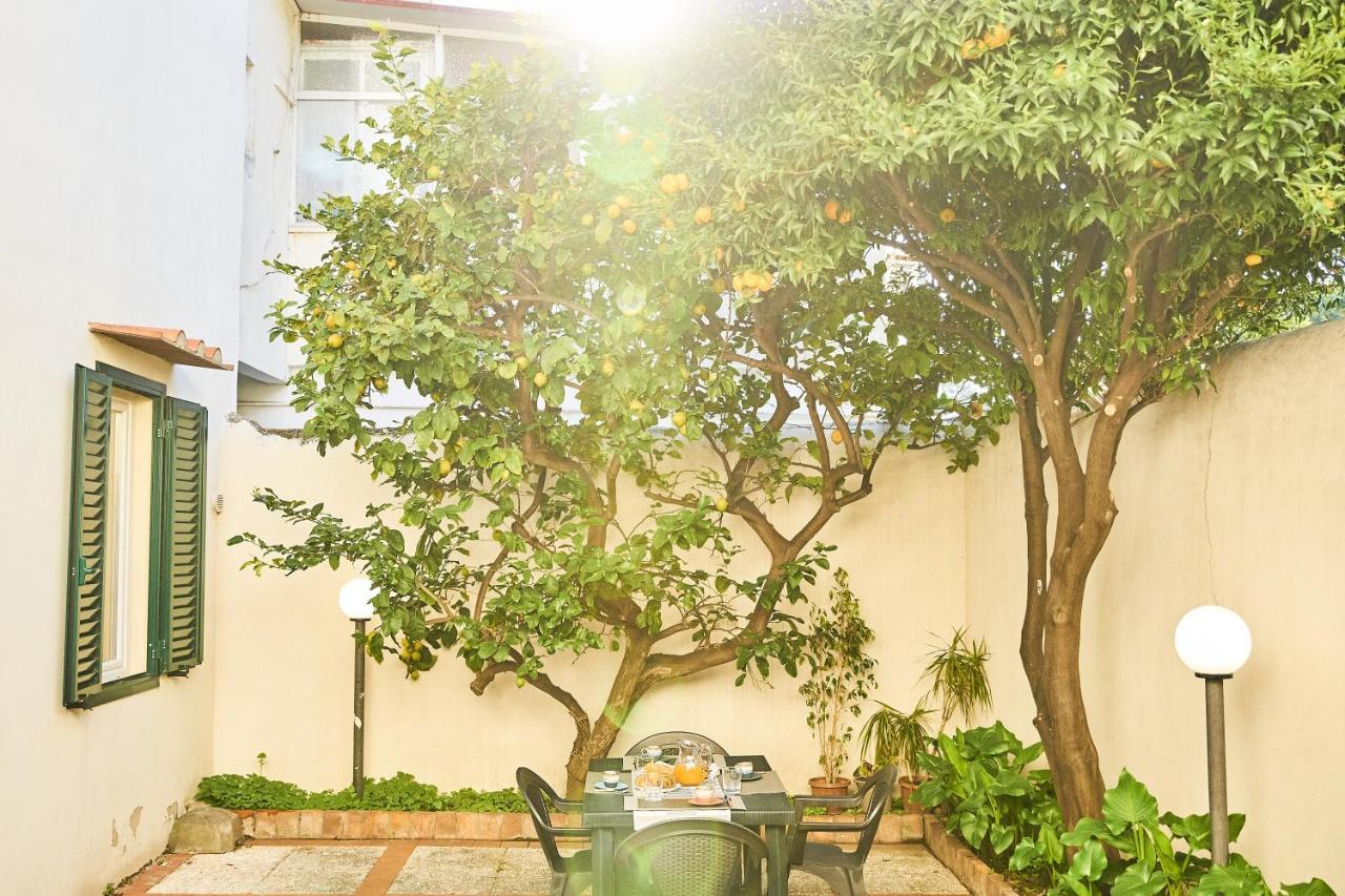 ✦ Garden House In Centro - Free Parking ✦ Lejlighed Livorno Eksteriør billede